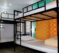 Кровать в общем номере (женский номер) в Home Base Hostel - Adults Only