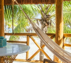 Номер Palapa с видом на океан в Shangri-la Caribe Beach Village Resort