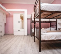 Кровать в общем номере в Хостел Sherlock Homes Баку