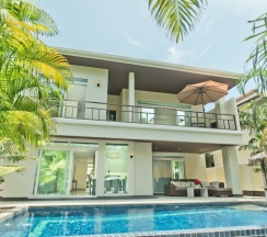 Вилла с 4 комнатами в Tropicana Pool Villa