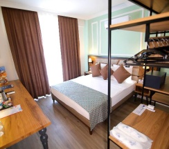 Двухместный номер Standard с балконом двуспальная кровать в Club Big Blue Suit Hotel
