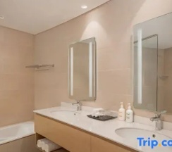 Номер Premium в Serenity Lakeside Resort