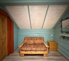 Коттедж Малый Дом в Времена Года