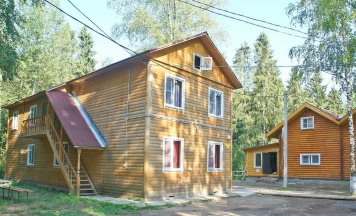 Номер стандарт с 2 двуспальными кроватями в Северное сияние