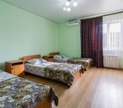 Трехместный семейный номер с раздельными кроватями+ доп место, 1-4 человека в Гостевой дом