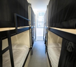 Кровать в общем номере в Hostel MYD La Latina