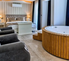 Двухместный номер Standard двуспальная кровать в Salonika Suites