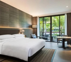 Номер с балконом и с видом на сад в Phuket Marriott Resort And Spa, Nai Yang Beach