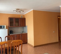SUITE DBL, гостиная + спальня в Дом иностранных специалистов