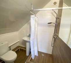 3-местная комната стандарт №7 (мансарда) в Greenwall