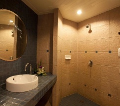 Одноместный полулюкс в Woraburi Phuket Resort & Spa