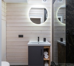 Коттедж с двумя спальнями и купелью в Black Village Family