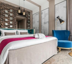 Номер стандарт с 1 двуспальной кроватью, вид на город в Mercure