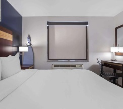 Двухместный номер Standard двуспальная кровать в Avion Inn Near LGA Airport, Ascend Hotel Collection