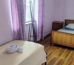 Четырёхместный номер Comfort с красивым видом из окна в Частный дом На Адлейба