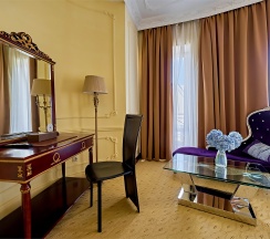 Делюкс с балконом в The Rooms Boutique Hotel