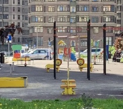 Апартаменты c 1 комнатой с видом на город в Квартира на Северном Шоссе 20