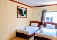 Двухместный номер Deluxe 2 отдельные кровати в Golden Bee PhiPhi Hostel