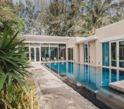 Вилла с 2 комнатами с красивым видом из окна в Splash Beach Villa Resort