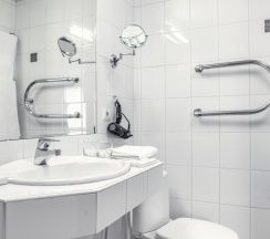 Номер полулюкс с 1 двуспальной кроватью в Azimut Отель Ставрополь