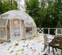 Сфера с балконом и камином в Клевер