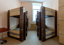 Кровать в 4-местном общем номере в Паровозъ