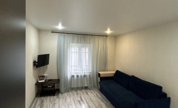 Коттедж с красивым видом из окна в Лунная ночь