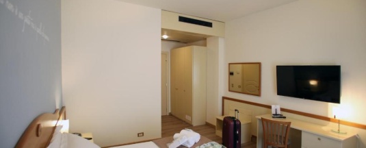 Двухместный номер Classic 2 отдельные кровати в Le Ginestre Family Wellness Hotel