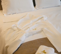 Полулюкс с балконом и с видом на море в Айтар Морские корпуса