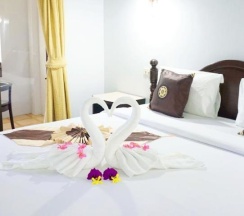 Двухместный номер Standard с видом на бассейн двуспальная кровать в Lamai Inn 99 Bungalows
