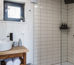 Уютный Tiny House с мансардным окном (Дом2). Заезд в 15.00, выезд до 12.00. в Sheluha house