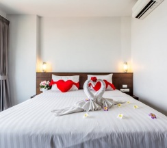 Двухместный номер Honeymoon с балконом двуспальная кровать в 7Q Bangla Hotel