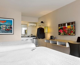 Четырёхместный номер Standard в Thunderbird Inn