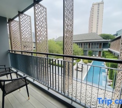 Двухместный номер Deluxe с видом на бассейн двуспальная кровать в Villa Deva Resort & Hotel Bangkok