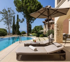 Люкс c 1 комнатой с видом на море в Aphrodite Hills Hotel