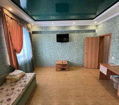 Трехместный номер в Гоара