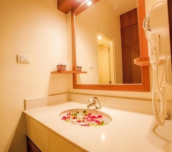 Двухместный номер Superior двуспальная кровать в Kata Blue Sea Resort