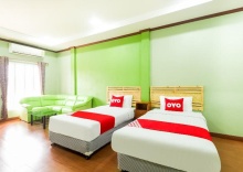 Двухместный номер Standard 2 отдельные кровати в OYO 359 Golden Nakara Place (Vaccinated Staff)