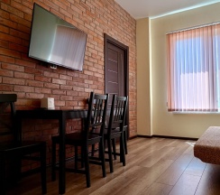 Апартаменты/Семейный трёхкомнатный номер с большими двуспальными кроватями в Морской