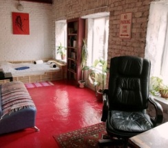 Дизайнерская отдельная комната с общими удобствами в Gallery and more