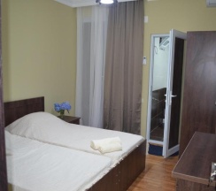 Двухместный номер Standard с балконом 2 отдельные кровати в Guest House Madonna
