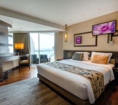 Двухместный номер Deluxe с видом на море двуспальная кровать в A-One Pattaya Beach Resort