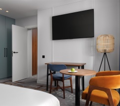 Номер Suite Superior Village, c 2 санузлами - с 2 двуспальными кроватями в Arthurs SPA Hotel by Mercure