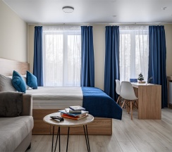 Семейный номер с двуспальной кроватью и диваном в Best Western Zoom Hotel