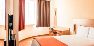 Астана: Отель Отель Ibis Астана