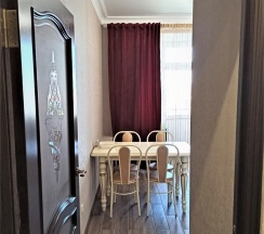 М.Горького 85Б. 1-комн.кв., 10-этаж, 76 в АнтиОтель