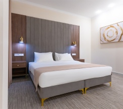СУПЕРИОР в Grand Yan Hotel