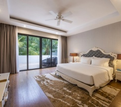 Вилла с 4 комнатами с видом на бассейн в Vinpearl Resort & Spa Nha Trang Bay