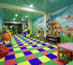 Трехместный стандарт с выходом на общую террасу в Golden Kids