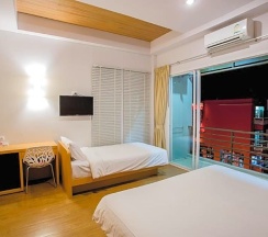 Одноместный номер Deluxe с видом на город двуспальная кровать в Casa de Coral Phuket